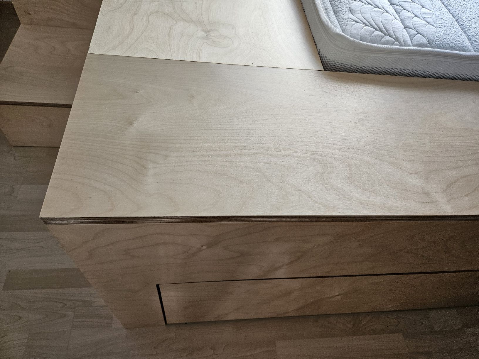 Letti: grosses Studio-Bett mit viel Stauraum – Usato da Oberhasli venduto da Crush0 3