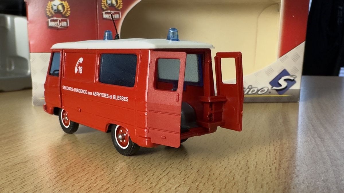 Solido Modellini d'auto: Peugeot J9 VSAB pompier SOLIDO – Nuovo e nell'imballaggio originale da Fey venduto da trips.68 1