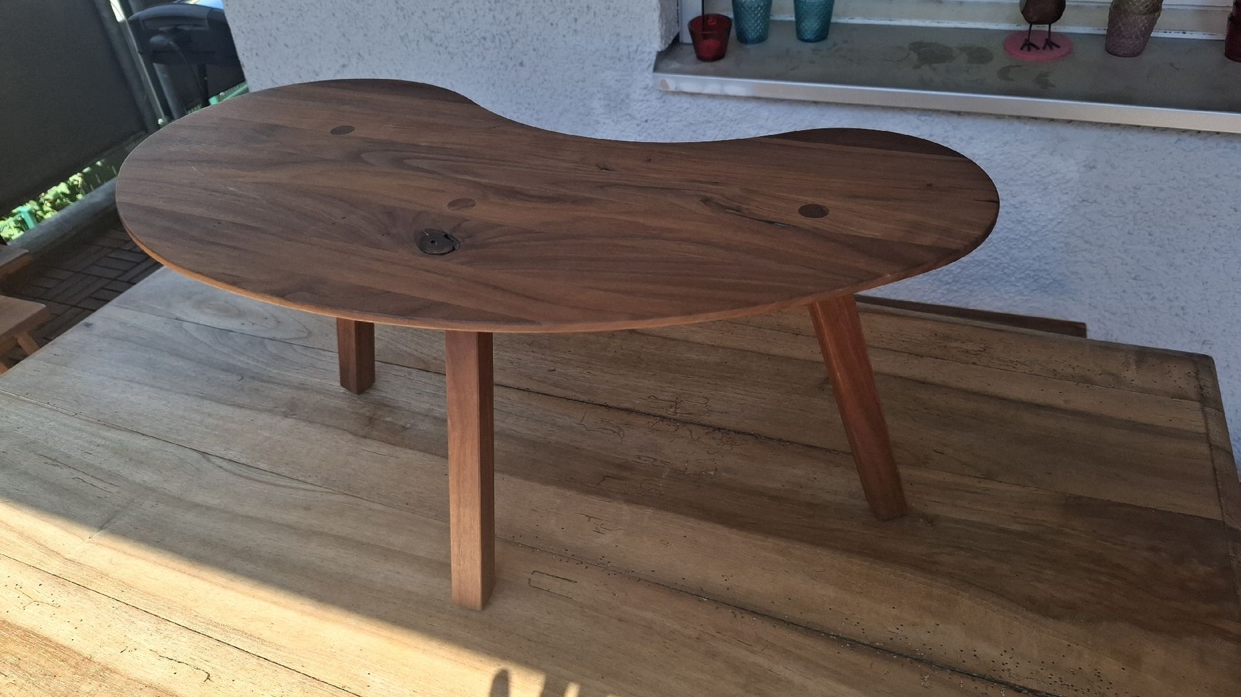 Tische: Reseda Couchtischchen oder Nachttischchen Nierenform – Gebraucht aus Zürich von witike 1