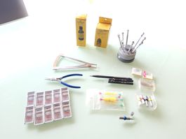 Lot d'outils et accessoires d'horlogerie 