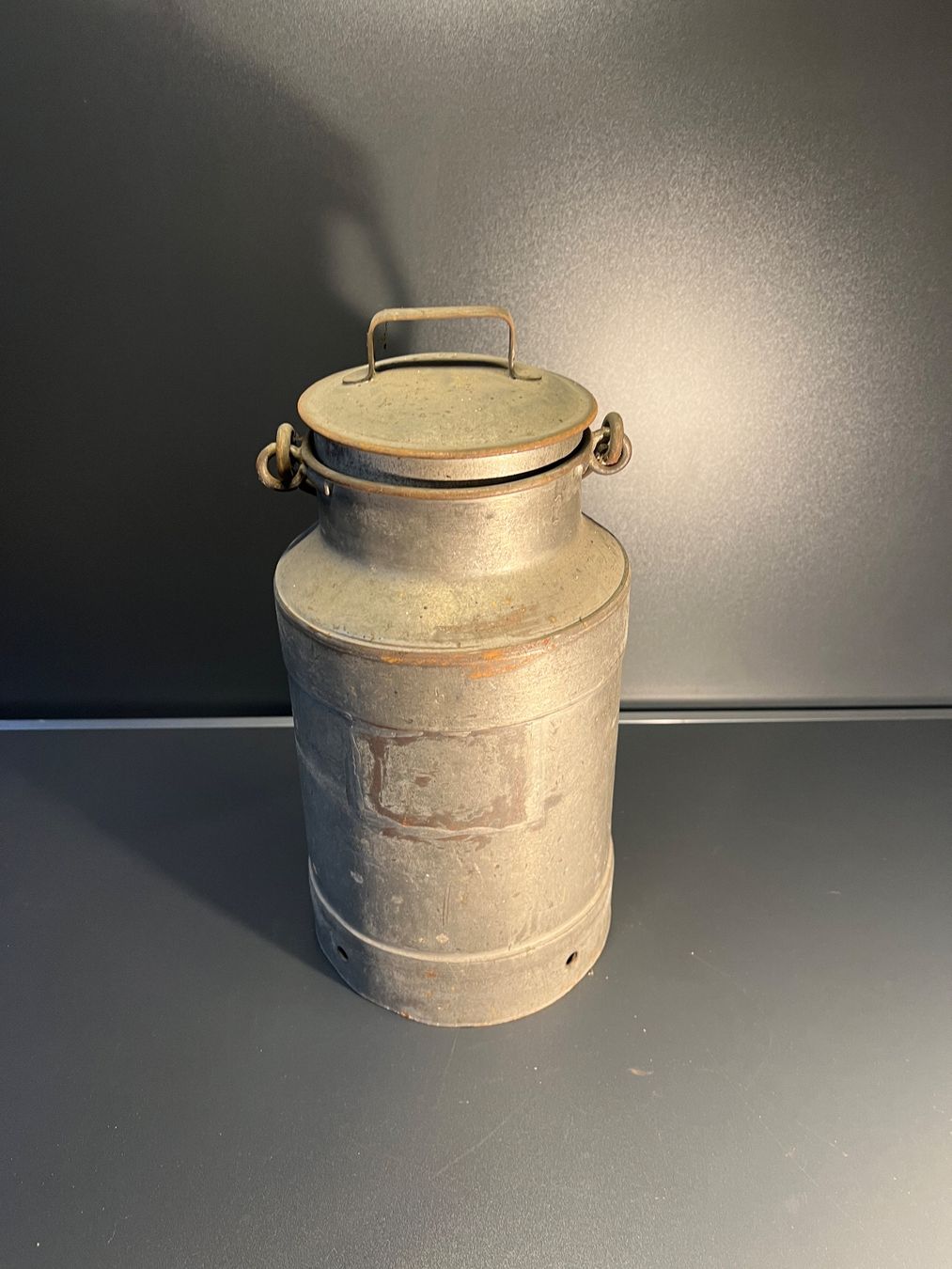 Agricoltura: Ancien bidon à lait – Usato da La Neuveville venduto da XavierLuke