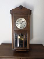 Wanduhr Holz Pendeluhr mit Schlüssel guter Zustand