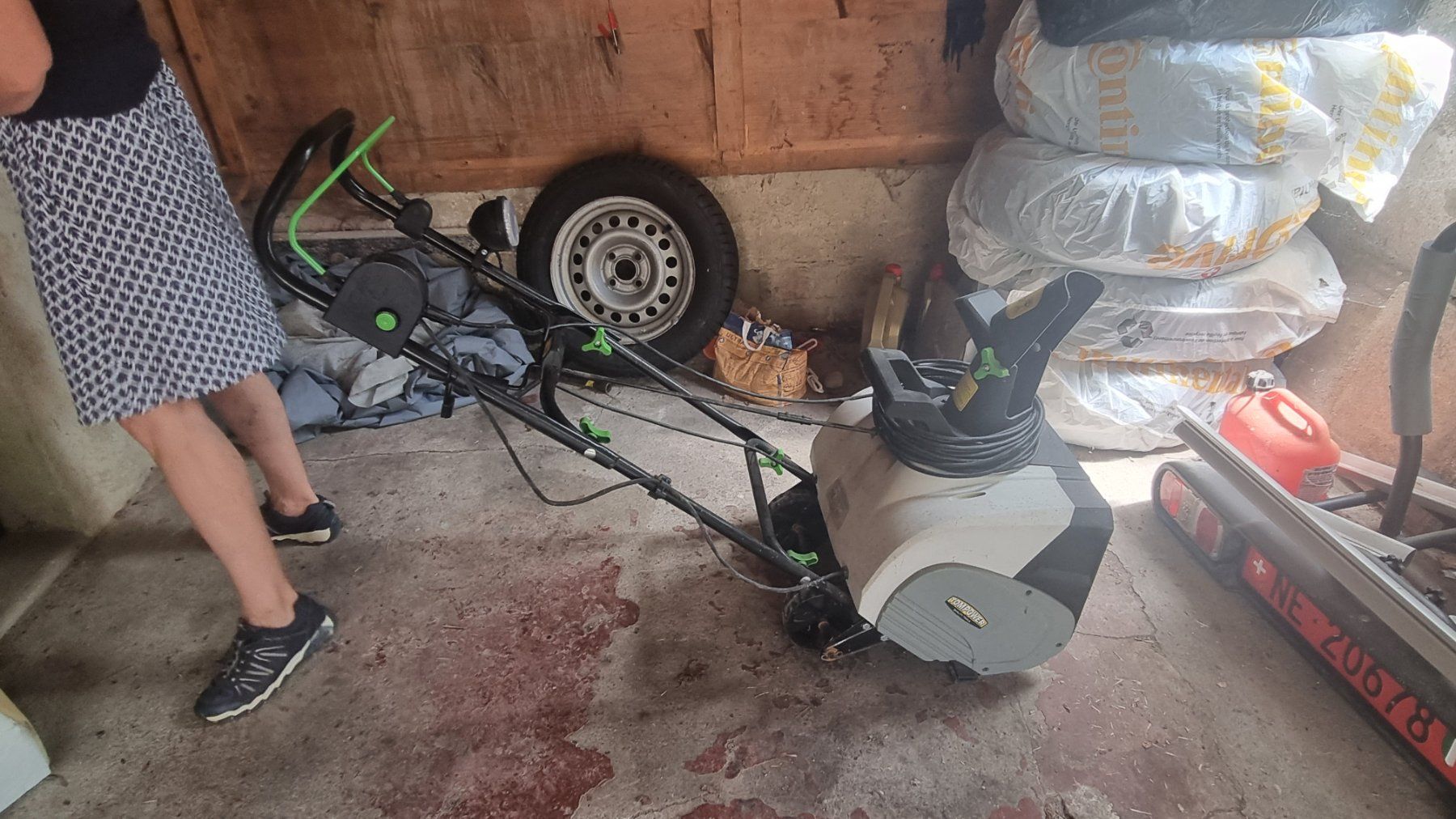 Toutes les machines: Déneigeuse électrique très peu servie – D'occasion à Peseux par Rantanpla5 1