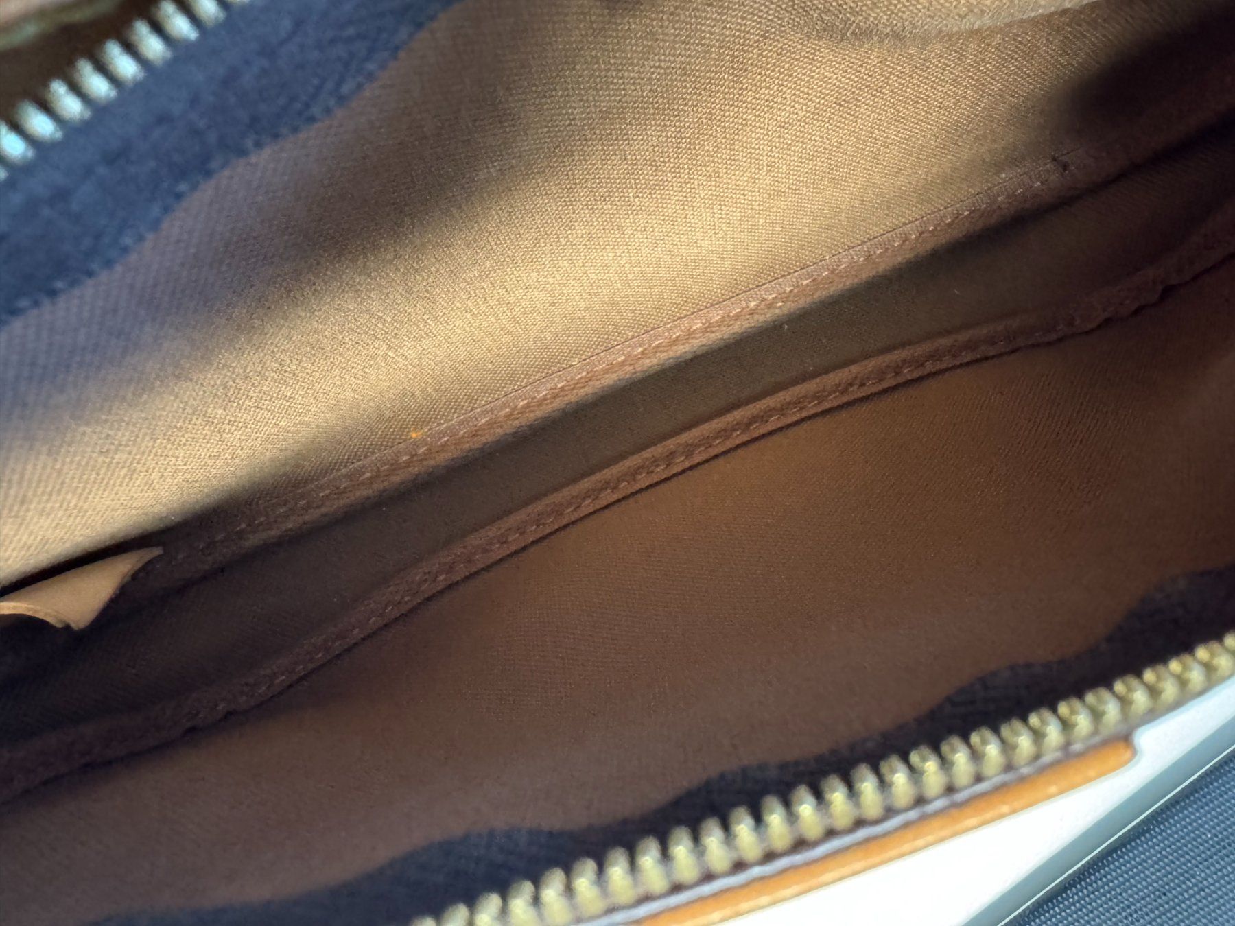 Louis Vuitton Borse da donna: Louis Vuitton Multi Pochette – Usato da Oberaach venduto da lar_xg85 5
