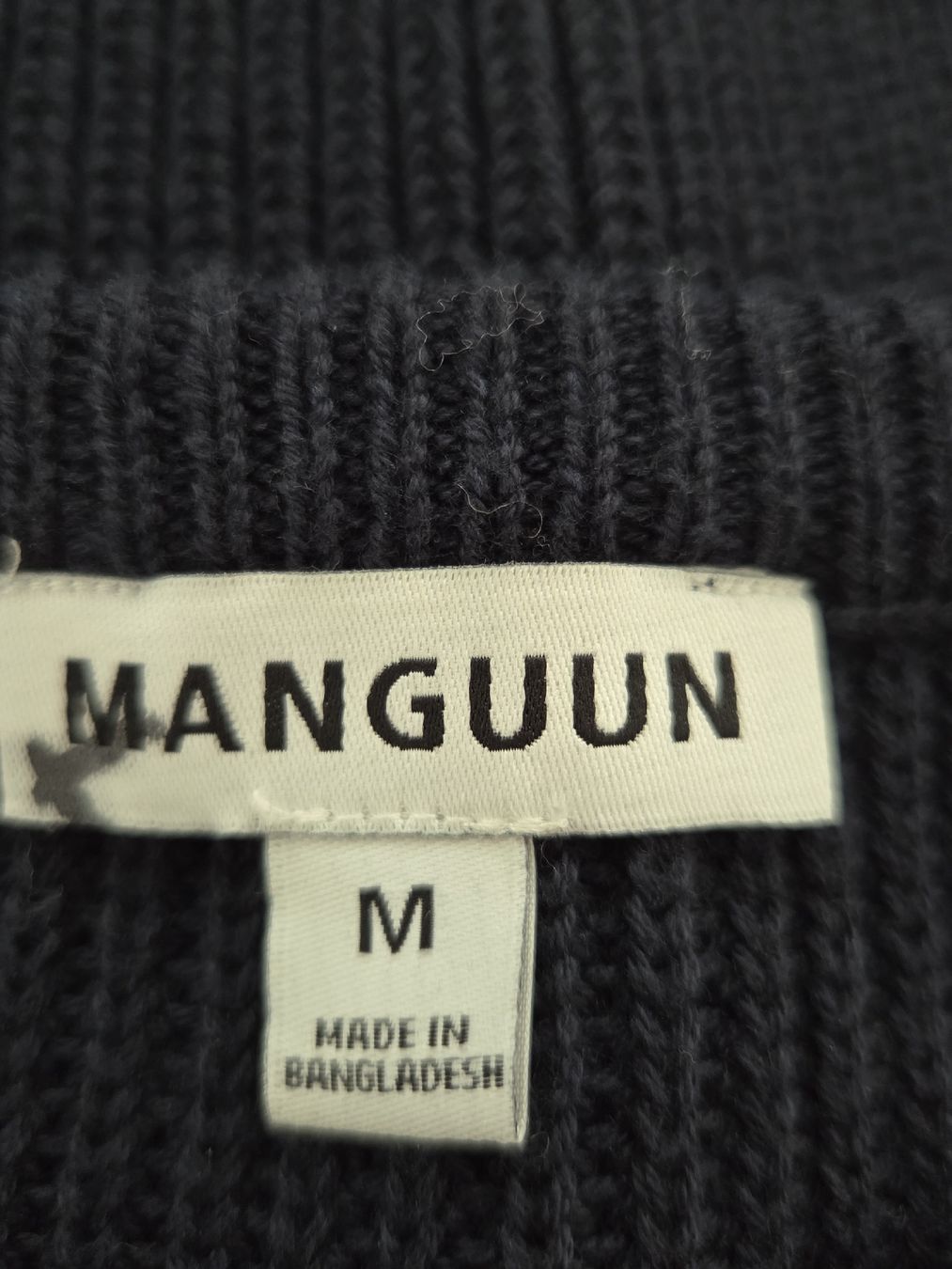 Maglioni & Felpe: schöner Pullover, Manguun – Nuovo (secondo la descrizione) da Wiesendangen venduto da Sinhuk 1
