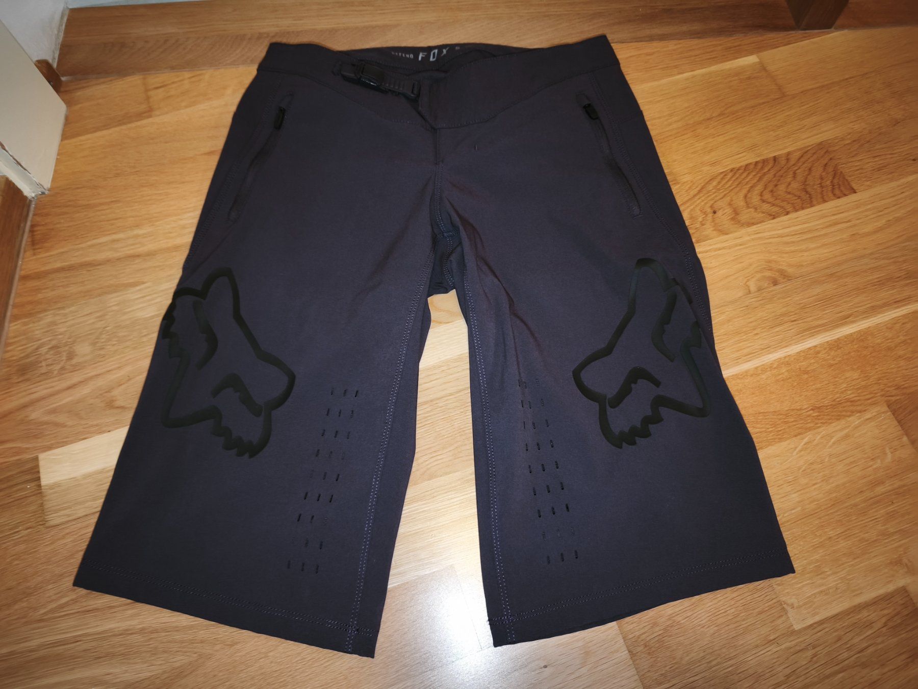 Troy Lee Hosen: Fox Defend Damen Bike Shorts purple Grösse S – Neu (gemäss Beschreibung) aus Zeglingen von Vanillacoke