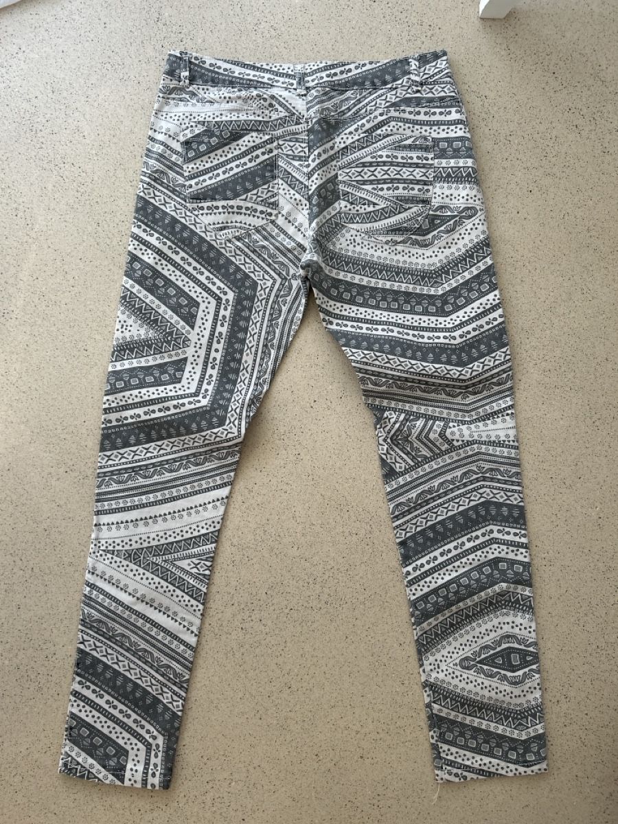 Pantaloni: Hose, gemustert, Gr. M – Usato da Langwiesen venduto da Cattii 1