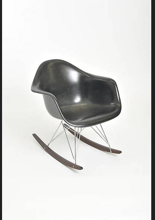 Sedie: Charles & Ray Eames Rocking Chair black – Usato da Zürich venduto da IndividumCH