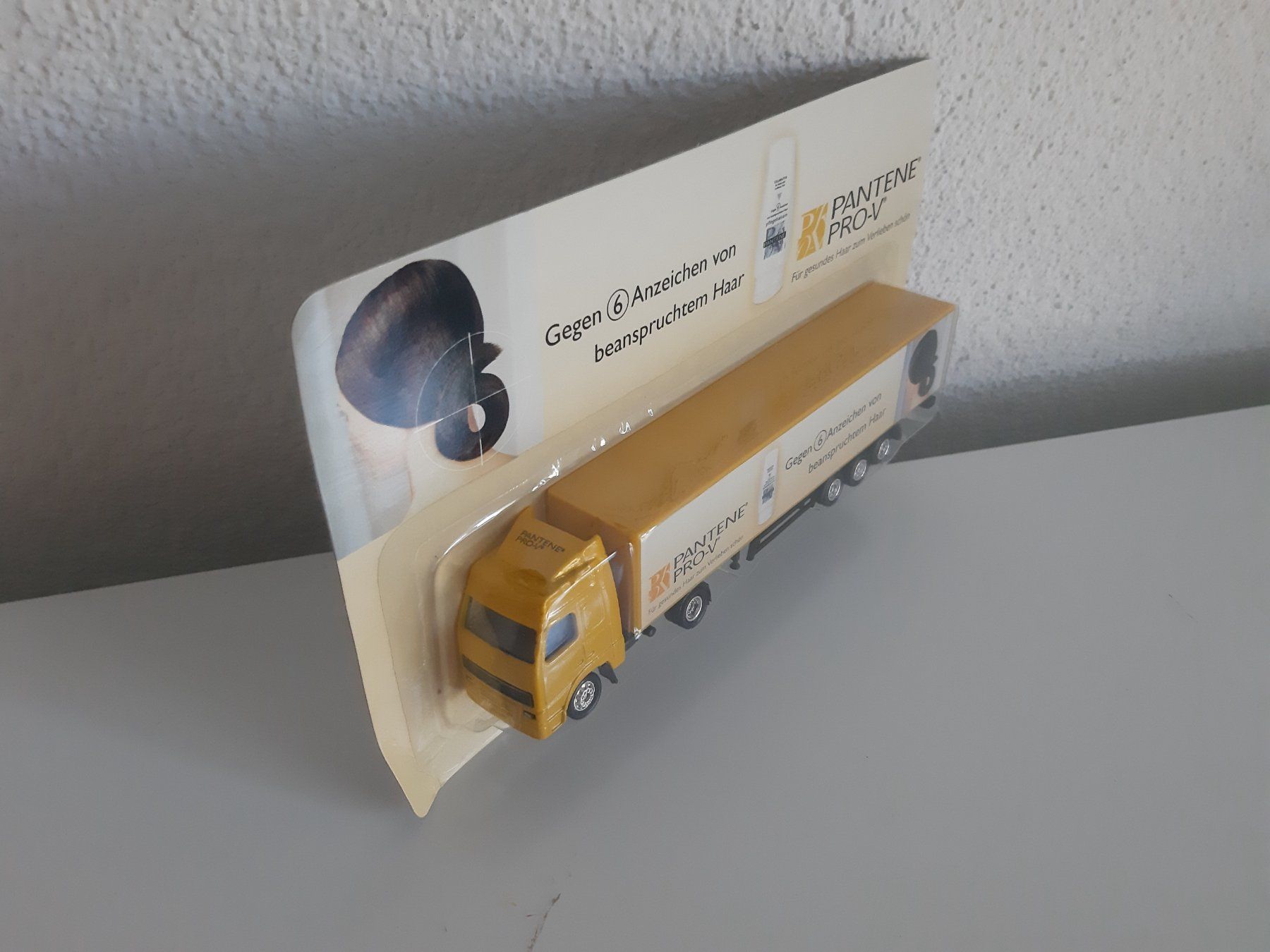 Modellbausätze & Standmodelle: LKW WerbTruck Pantene Pro-V. White – Neu und originalverpackt aus Buchs SG von Bray_Law 3