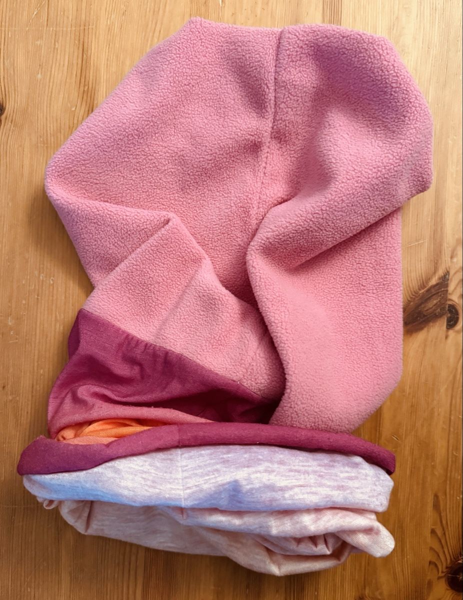 Altro abbigliamento per bambina: Cache-cou – Usato da Delémont venduto da CH_Marc