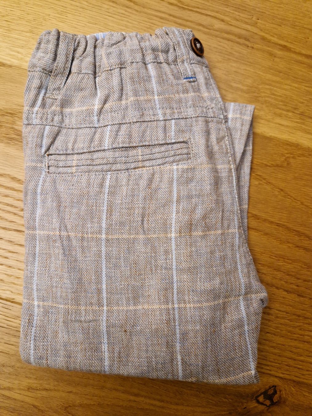 Next Pantaloni: Stoffhose Gr. 110 von Next – Usato da Davos-Dorf venduto da Bpelikan 2