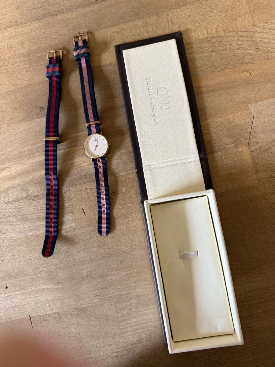 Daniel Wellington Uhren: Daniel wellington uhr – Gebraucht aus visp von Kmemo1
