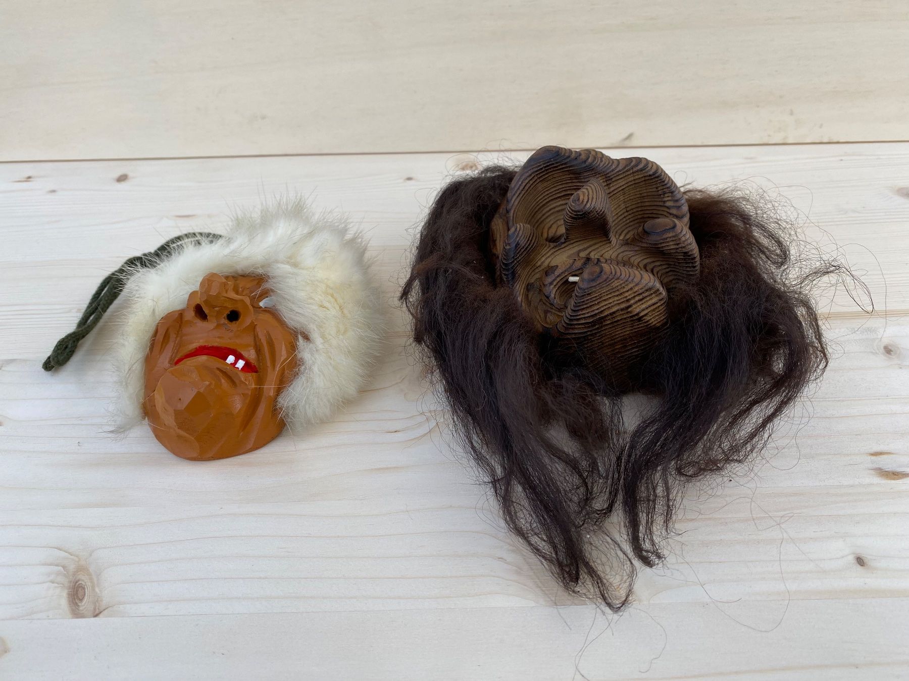 Sonstige Antiquitäten & Kunst: 2 schöne kleine Holzmasken – Gebraucht aus Feldbach von Olive1 3
