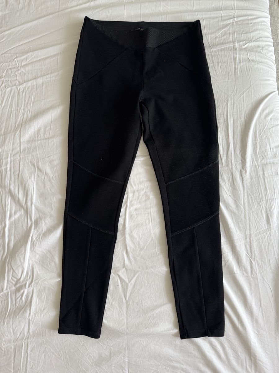 Zara Pantaloni: Zara Basic Black Trousers - Stylish and Comfortable! – Usato da Vesenaz venduto da nat_mq8l