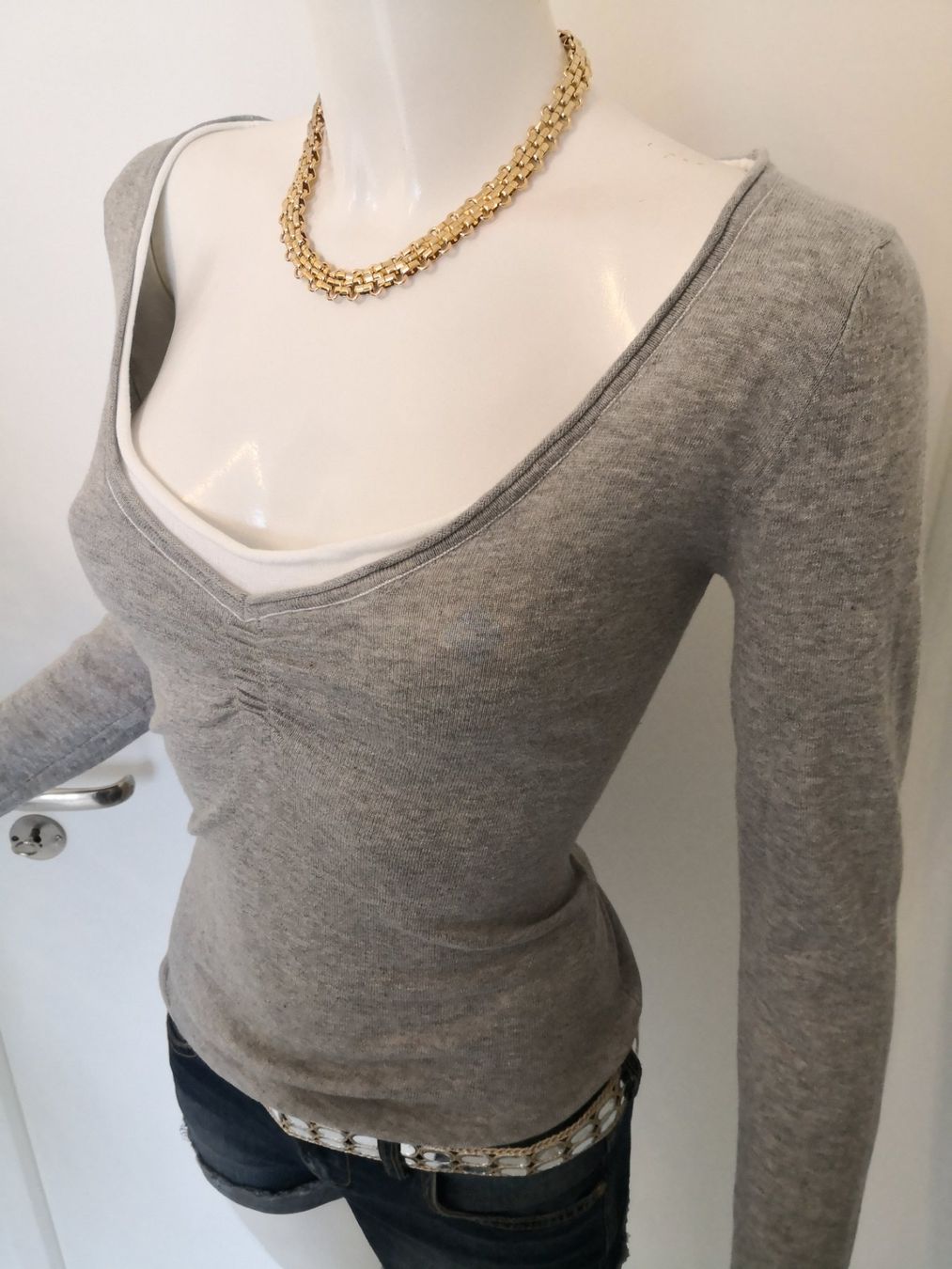 Mango Maglioni & Felpe: 🤩MANGO STRICK-PULLOVER GRAU V-SCHNITT MIT BORD WEISS – Nuovo (secondo la descrizione) da Olten venduto da Naja-Twins-Twins 5