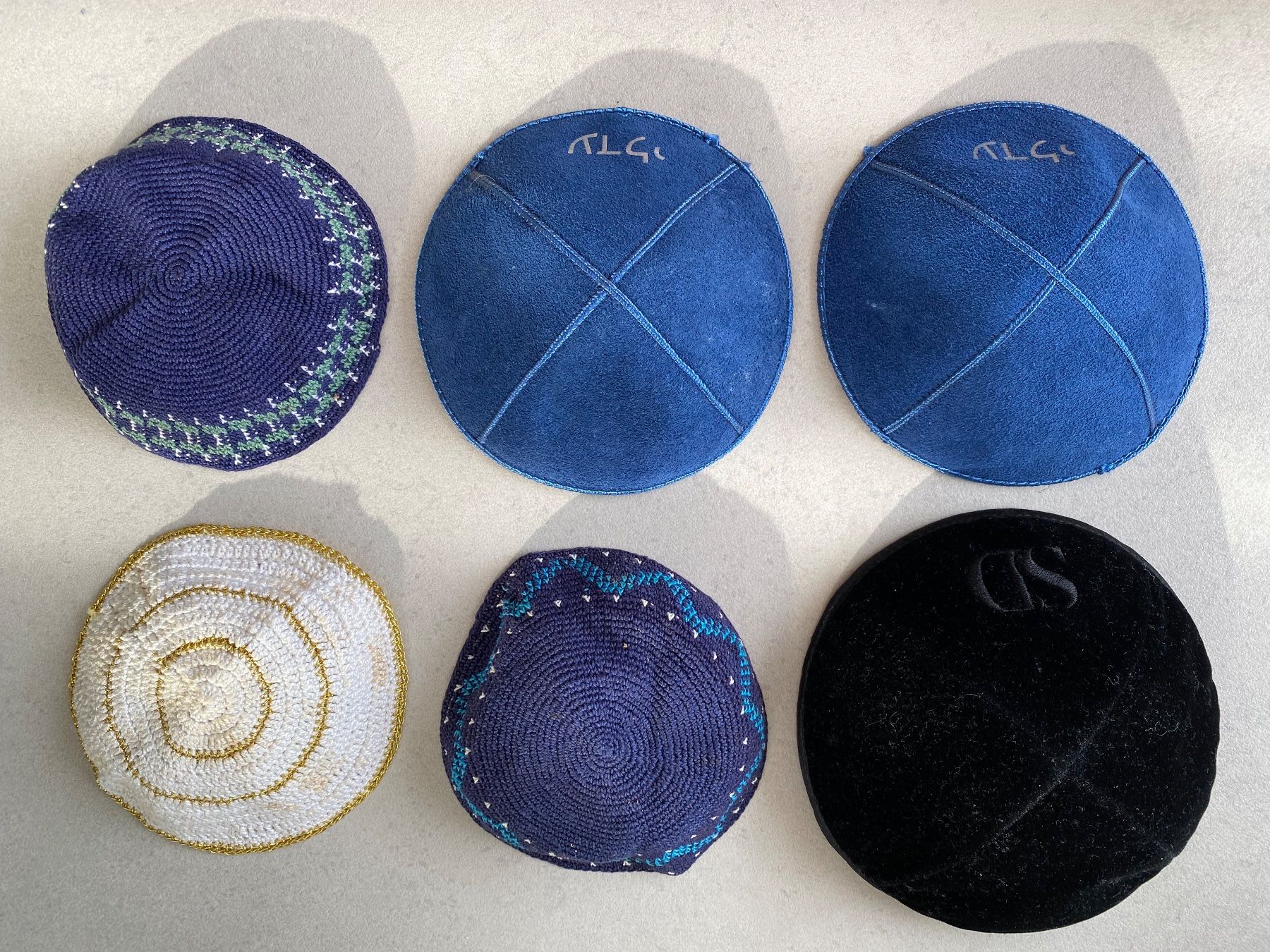 Hüte, Mützen & Caps: 6 x Schöne Kippot JUDAIKA – Gebraucht aus niederbipp von Esbenz