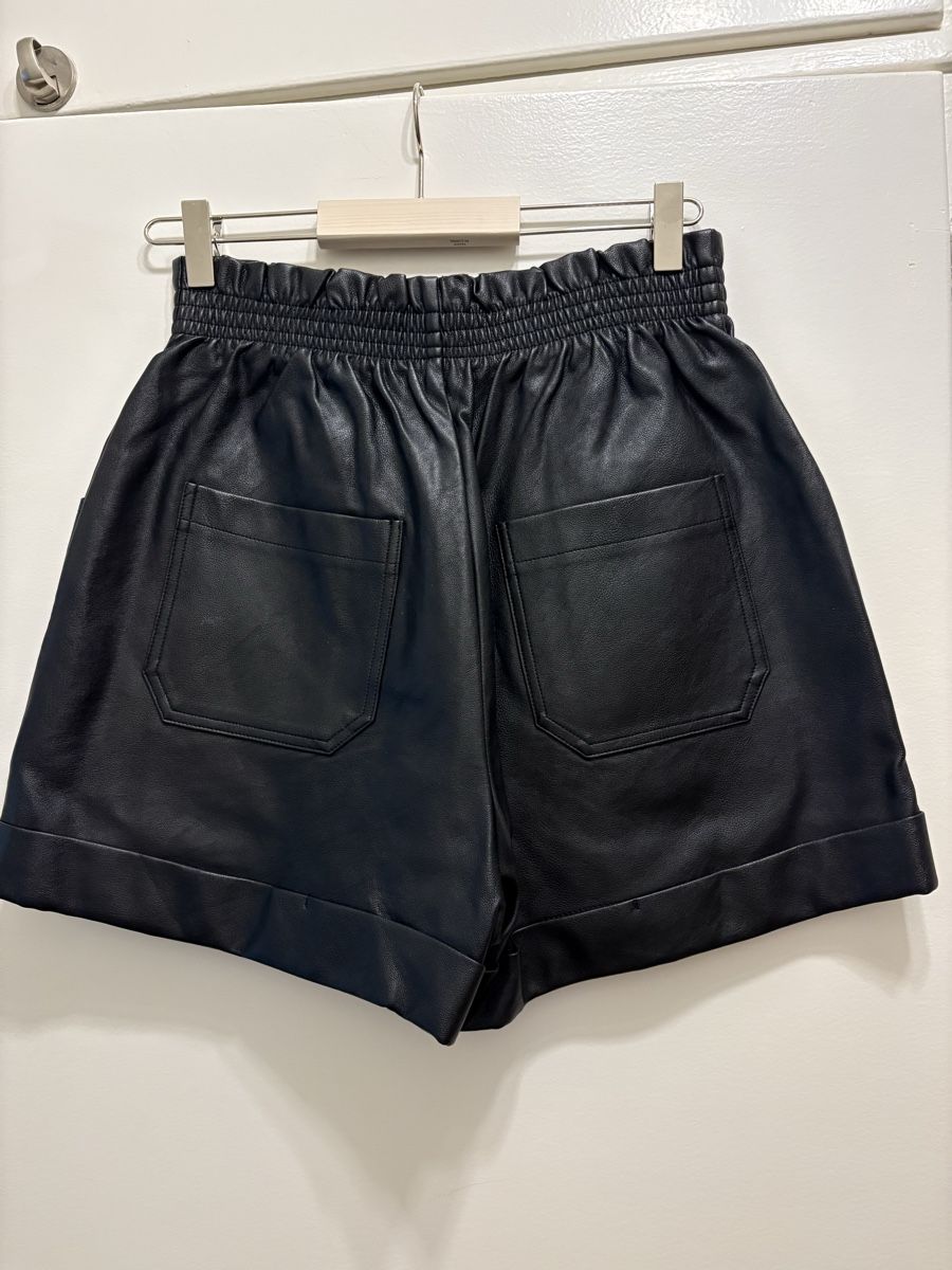 Hosen: Faux leather shorts – Neu (gemäss Beschreibung) aus Genève von mar_dt67 1