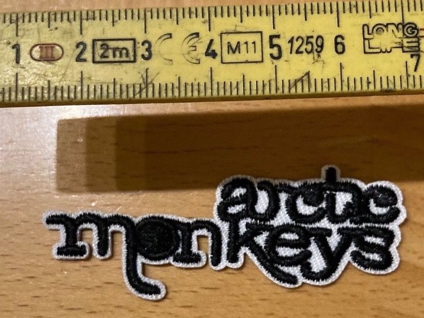 Toppe: Arctic Monkeys Patch Aufnäher Metal Rock Band – Nuovo (secondo la descrizione) da Horn venduto da abutre72