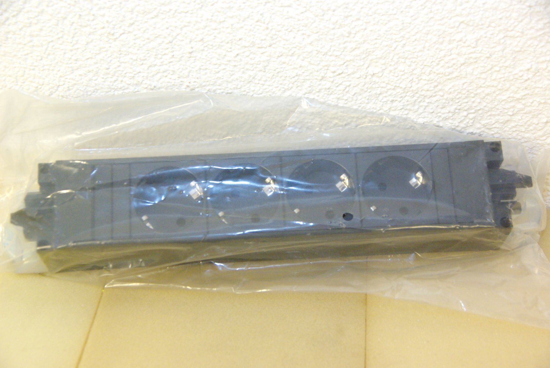 Spine: BACHMANN STEP 336.604, 4x Schuko – Nuovo e nell'imballaggio originale da Herisau venduto da Cevianer1844