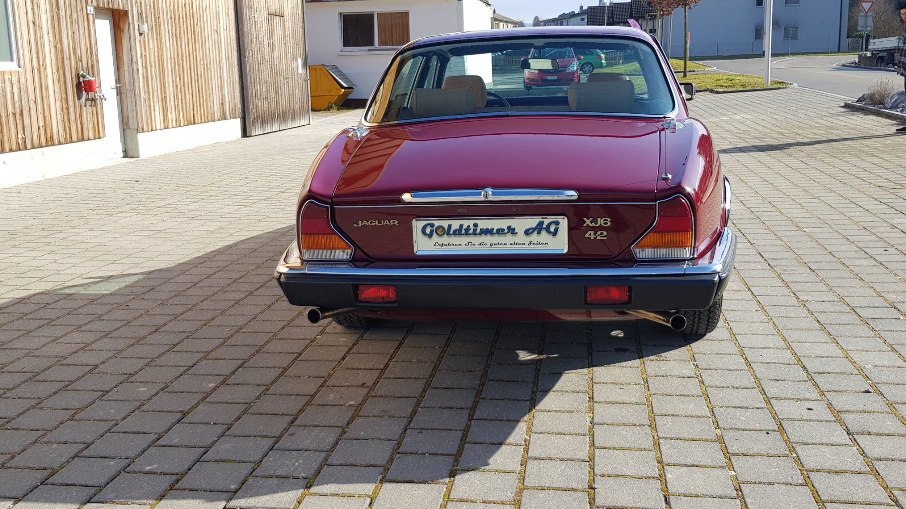 Jaguar Automobili: Jaguar XJ6 4.2 – Usato da Reinach AG venduto da Goldtimer 4