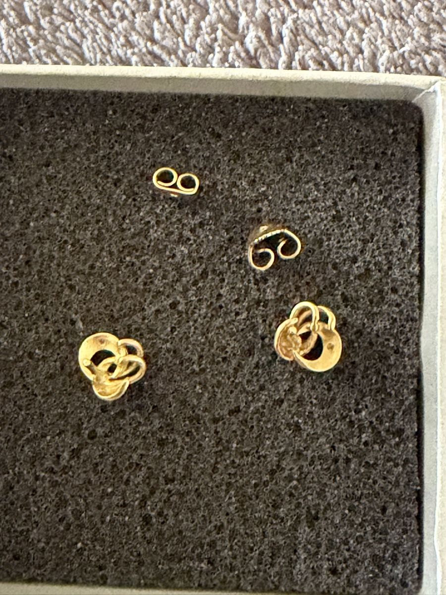 Ohrringe & -stecker: Ohrstecker, Gold – Gebraucht aus Zürich von elg_rqw7 2