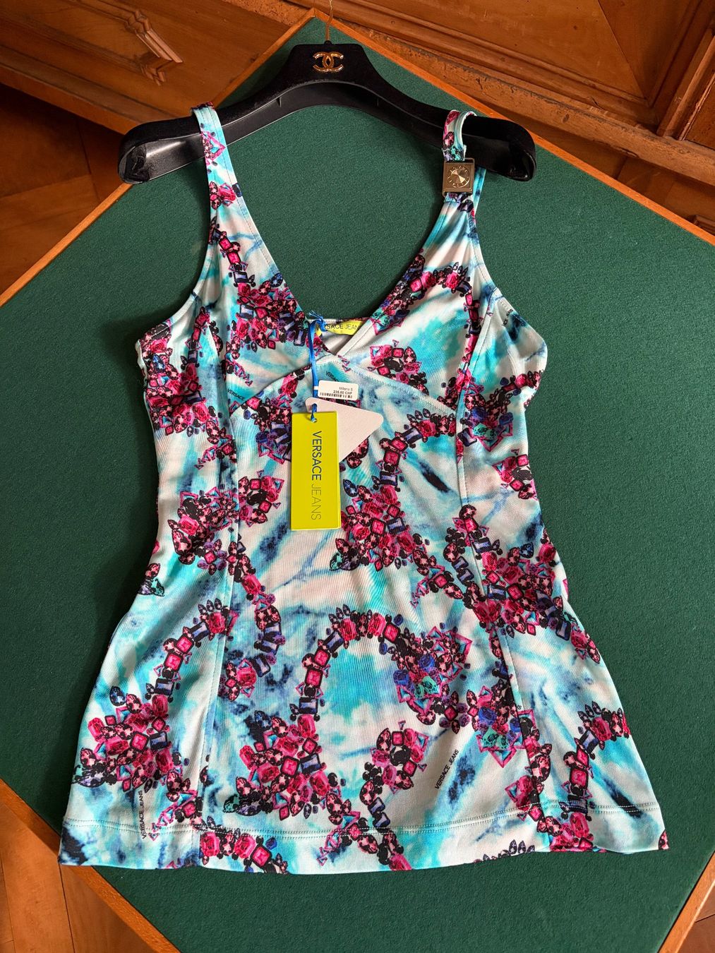 Versace Top: VERSACE TOP  Gr. 42IT   Neu mit Etikett 235,- – Nuovo e nell'imballaggio originale da Interlaken venduto da Bona55 4