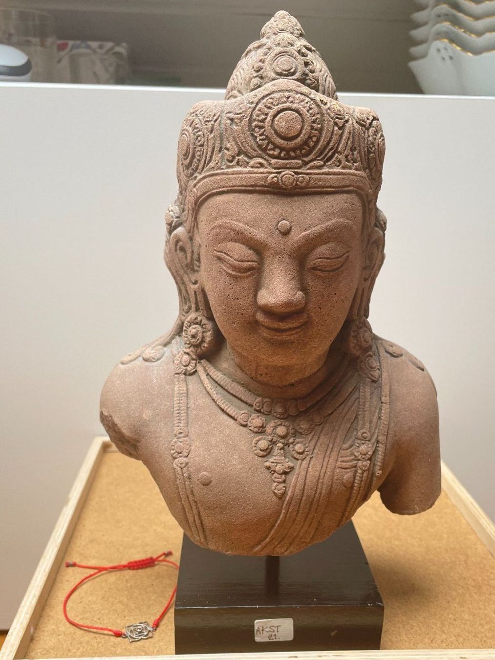 Sculture & Statue: Buddha-Büste Sandstein – Usato da Aarau venduto da Chicca2006