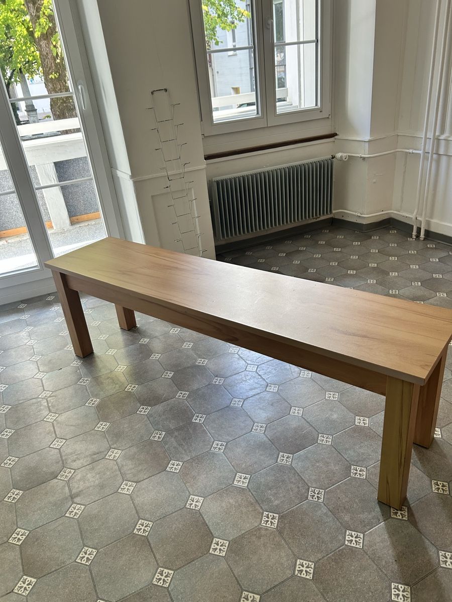 Bänke: Sitzbank aus massivem Holz hellbraun – Gebraucht aus Zofingen von sel_8csd 2