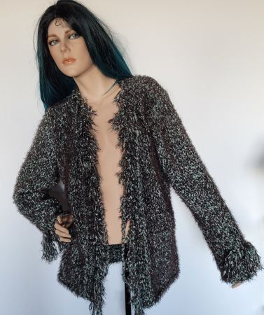 Kuschelige Strickjacke Onesize Fransen braun mint