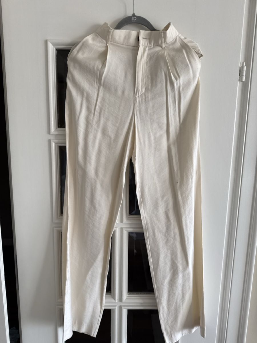 Zara Pantaloni: Pantalon xs – Usato da geneve venduto da gro_7mmx