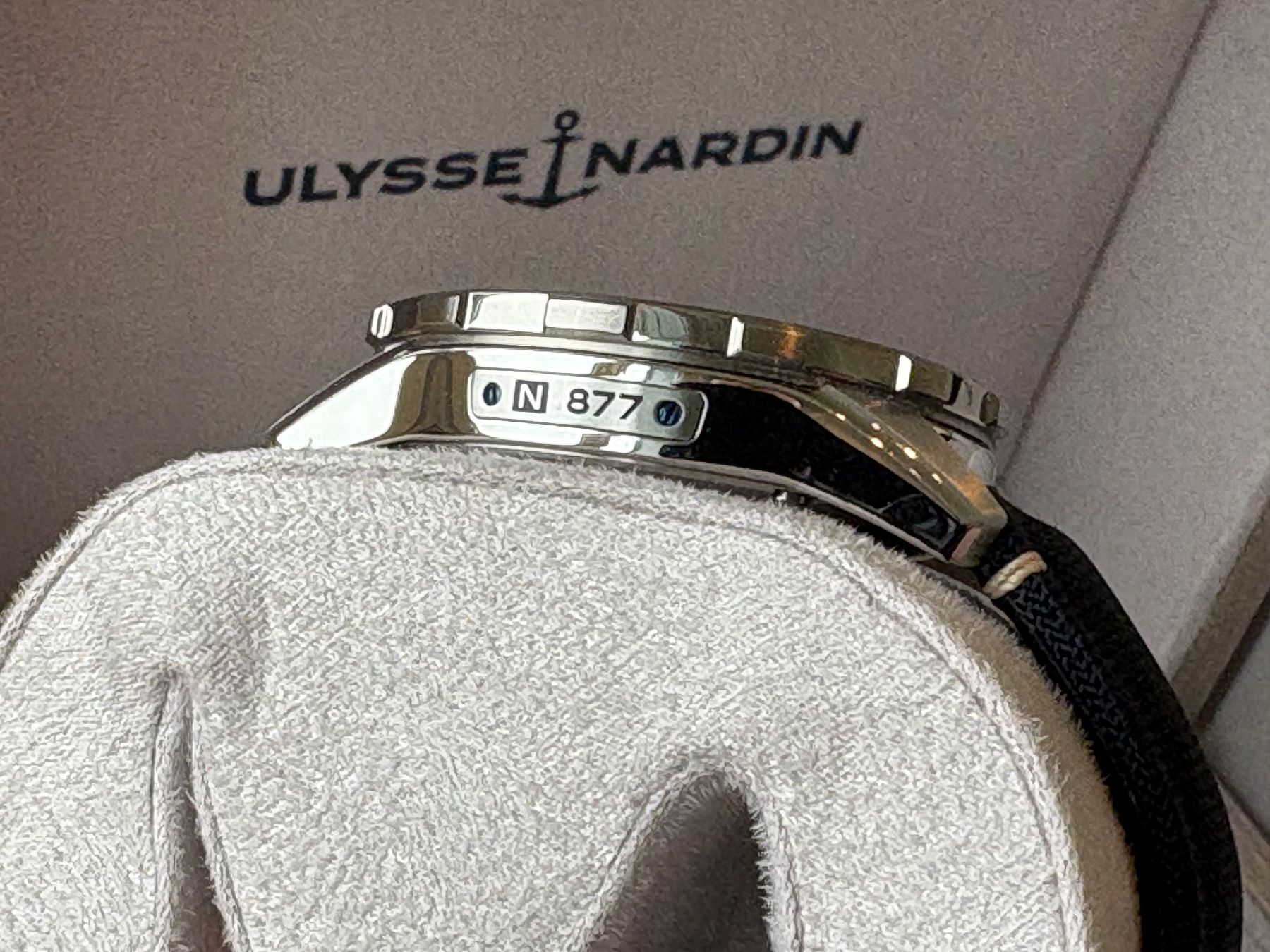 Ulysse Nardin Orologi: Ulysse Nardin Diver 42 Blue Fullset – Usato da Birsfelden venduto da Mynos 8