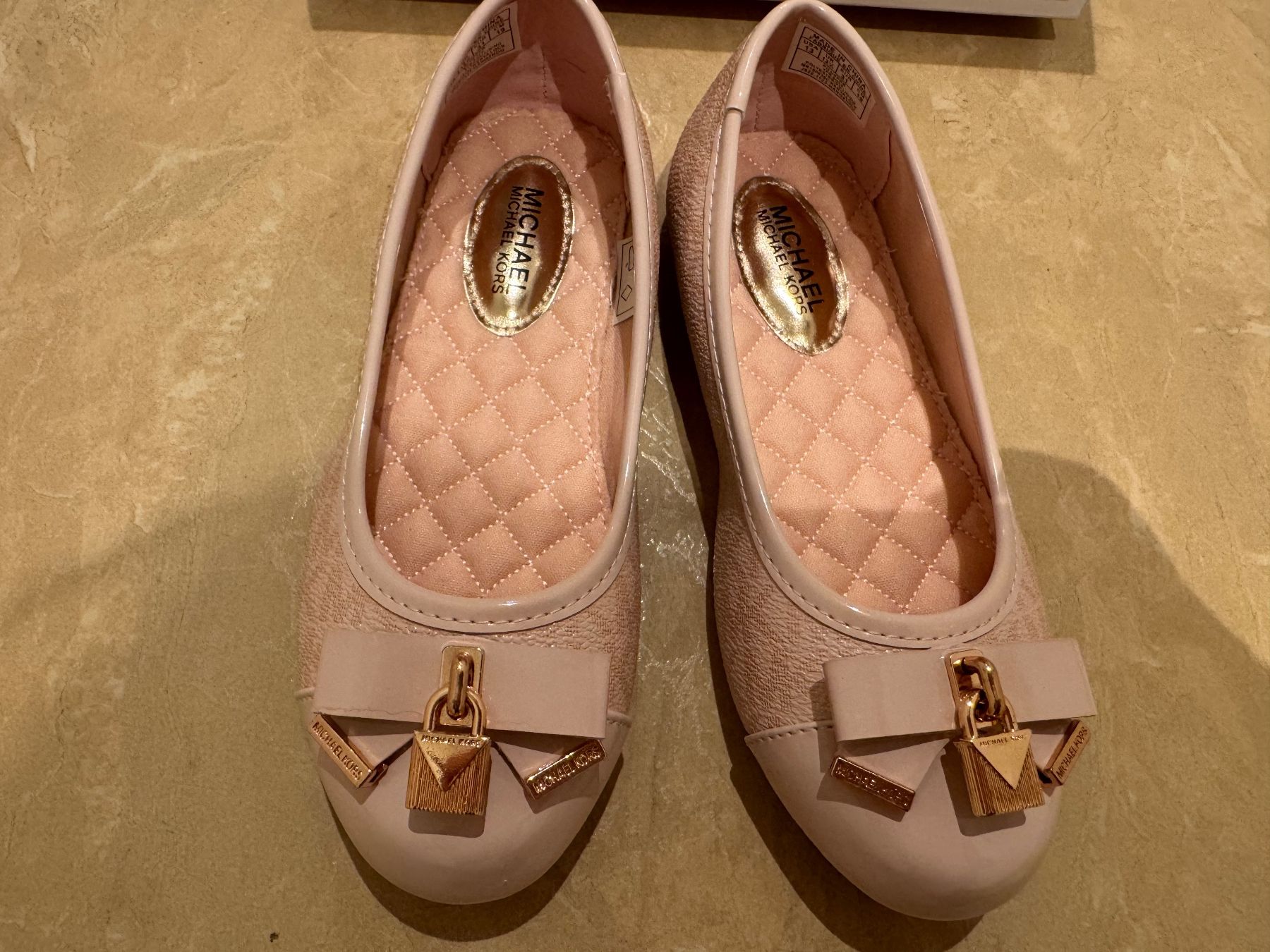 Michael Kors Scarpe per ragazze: Michael Kors neue Ballerina, 31 – Nuovo e nell'imballaggio originale da Klingnau venduto da Markus14
