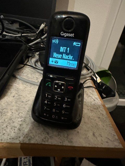 Gigaset Telefoni: Gigaset AS690 Telefon DECT Festnetztelefon analog – Usato da Brunnen venduto da 23068 1