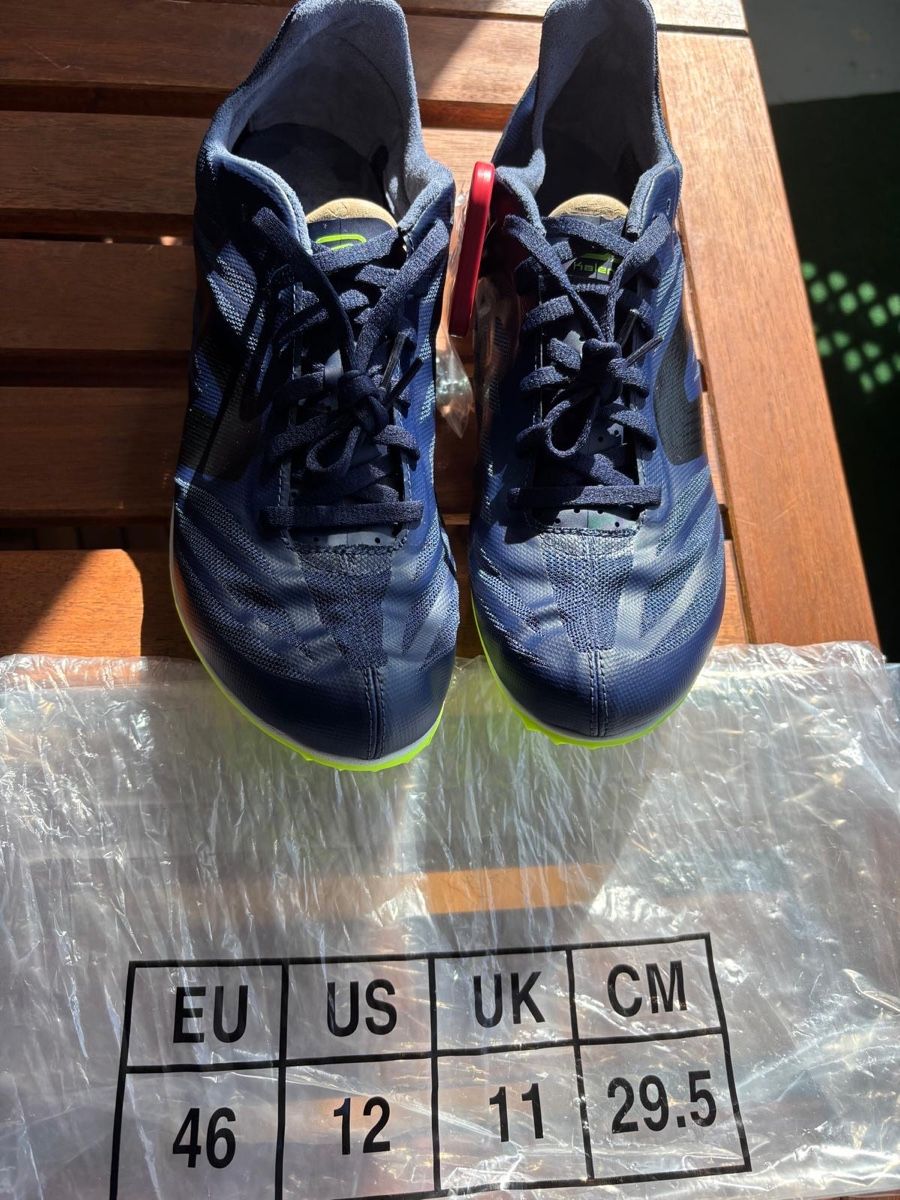 Scarpe da uomo: Chaussures d'athlétisme neuves, pointure 46. – Nuovo e nell'imballaggio originale da Le Grand-Saconnex venduto da EwanJ18