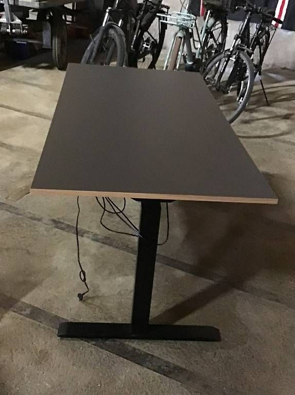 Scrivanie: Bureau FLY Pfister électrique – Usato da Montfaucon venduto da mlal 2