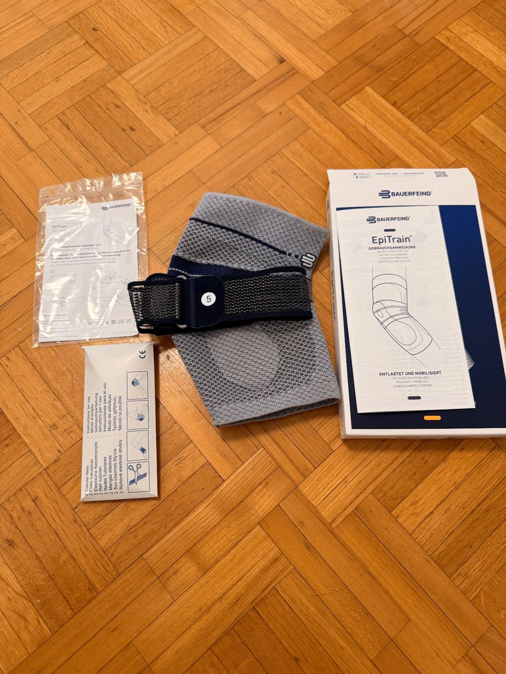 Attrezzature mediche: Bauerfeind EpiTrain Ellenbogenbandage Grösse 5 (Titan) – Usato da Montreux venduto da Spartack88 1