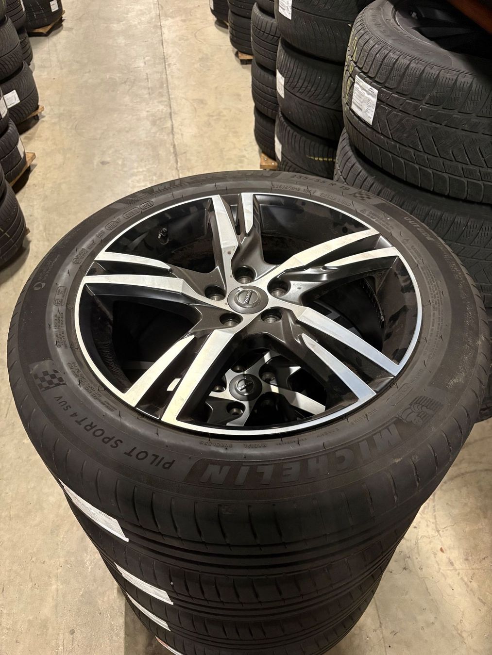 Michelin Pneumatici & Ruote complete: Volvo Original 4x Komplettrad PW – Usato da Grosswangen venduto da Wipneu