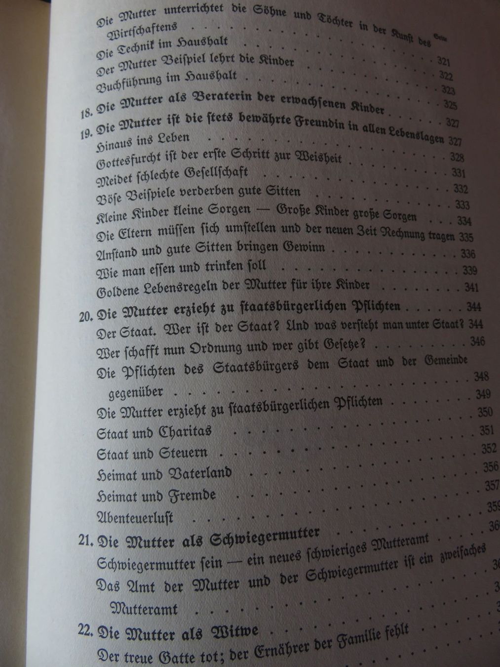Libri: MUTTERAMT - EIN HEILIG AMT ( 1931 ) – Usato da Huttwil venduto da Kunterbuntli 9
