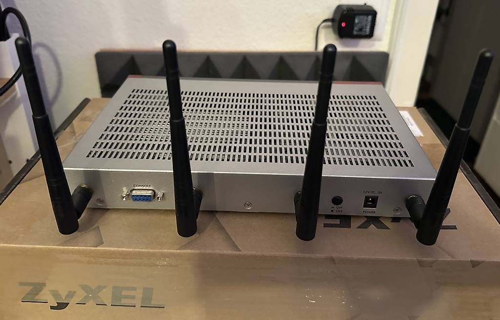 Zyxel Firewall: ZYXEL USG60W - Firewall – Usato da Zürich venduto da tedmaster 2
