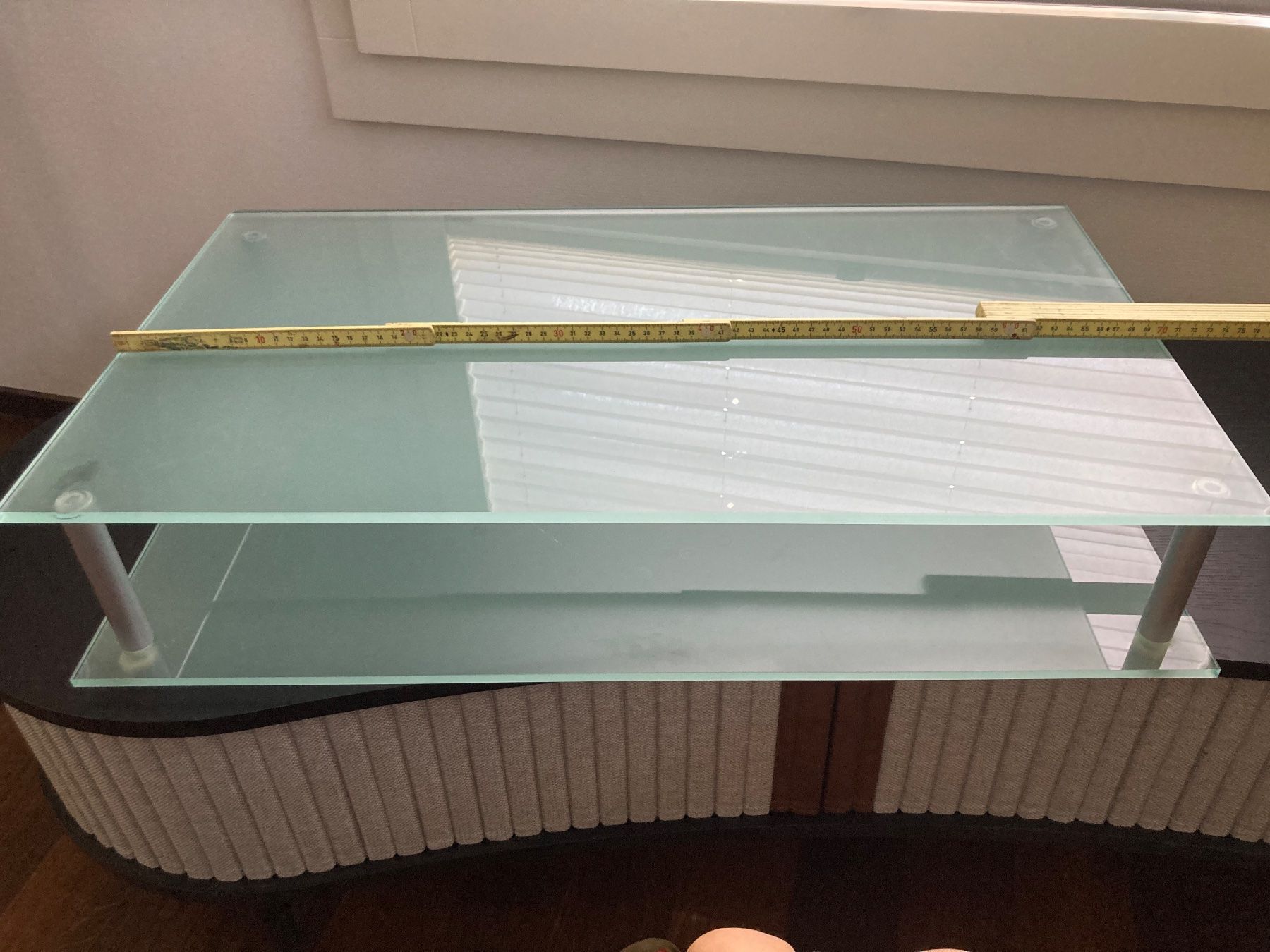 Mobili TV: Fernsehmöbel aus Milchglas – Usato da Sargans venduto da Pacor 4