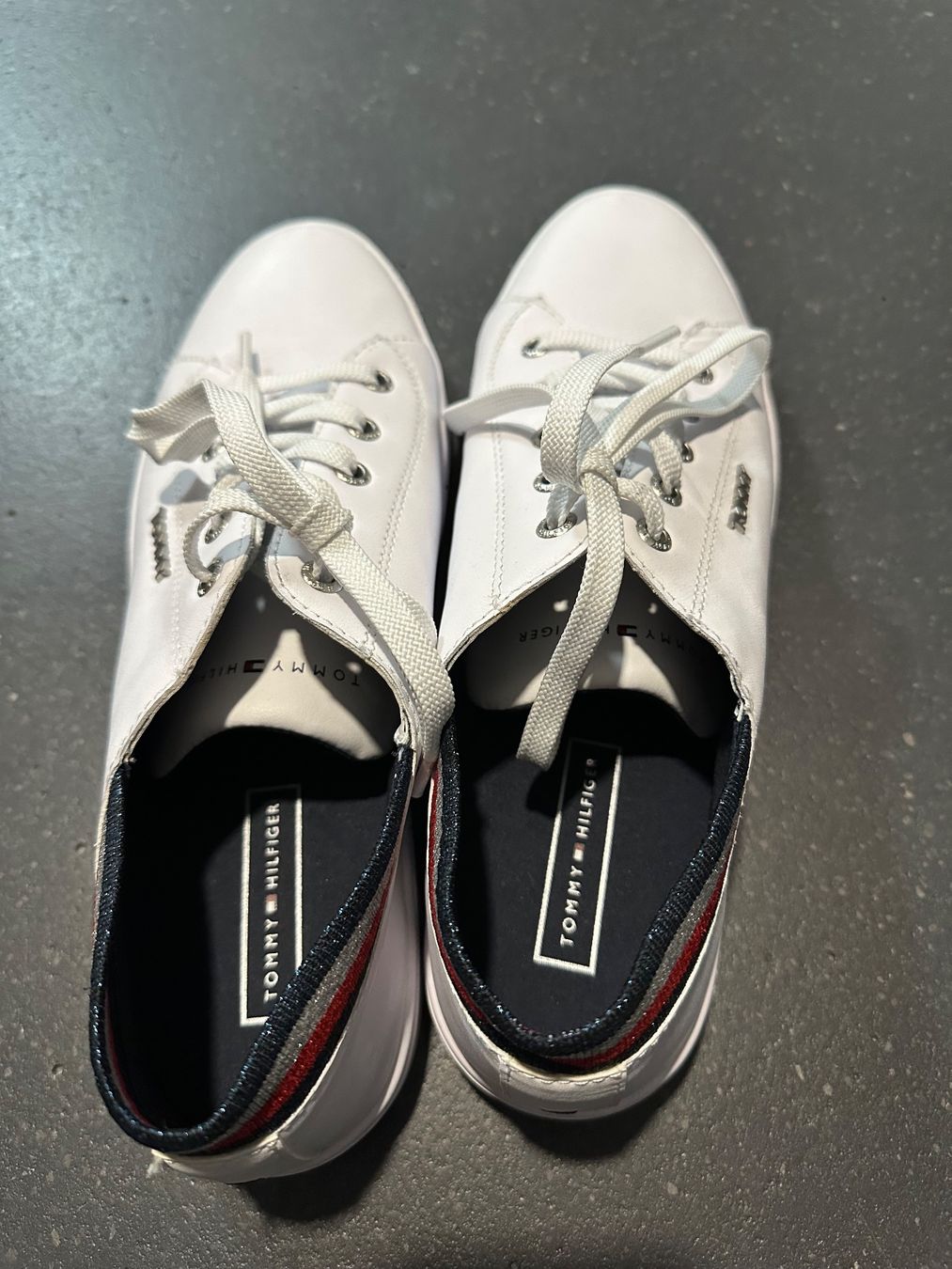Tommy Hilfiger Herrenschuhe: Tommy Hilfiger Sneaker Gr. 42 – Neu (gemäss Beschreibung) aus Bolligen von Pixxie01 2