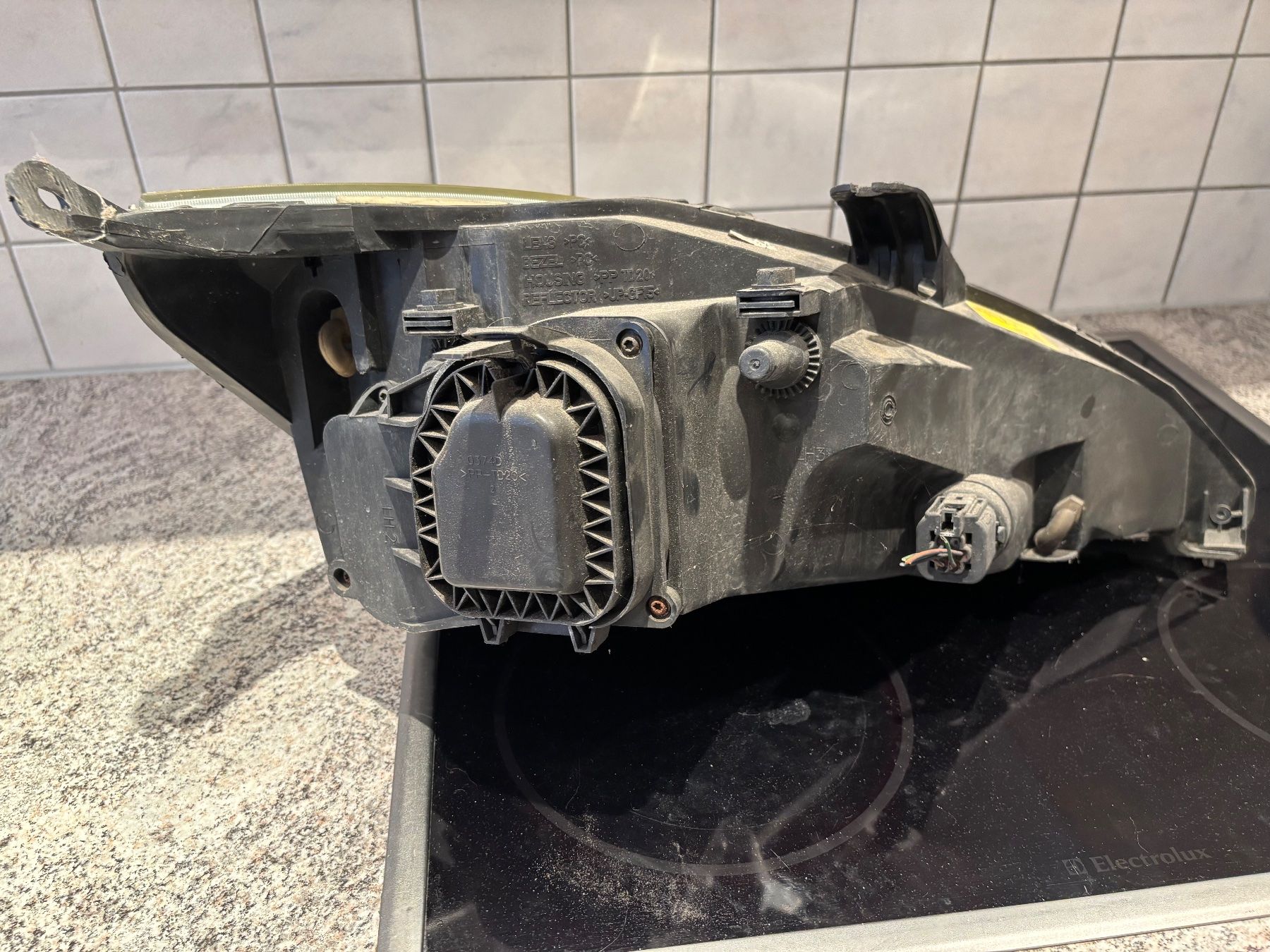 Scheinwerfer: Ford Focus jg 2000 Limousine Scheinwerfer li u re – Gebraucht aus Engelburg von schrotti02 5