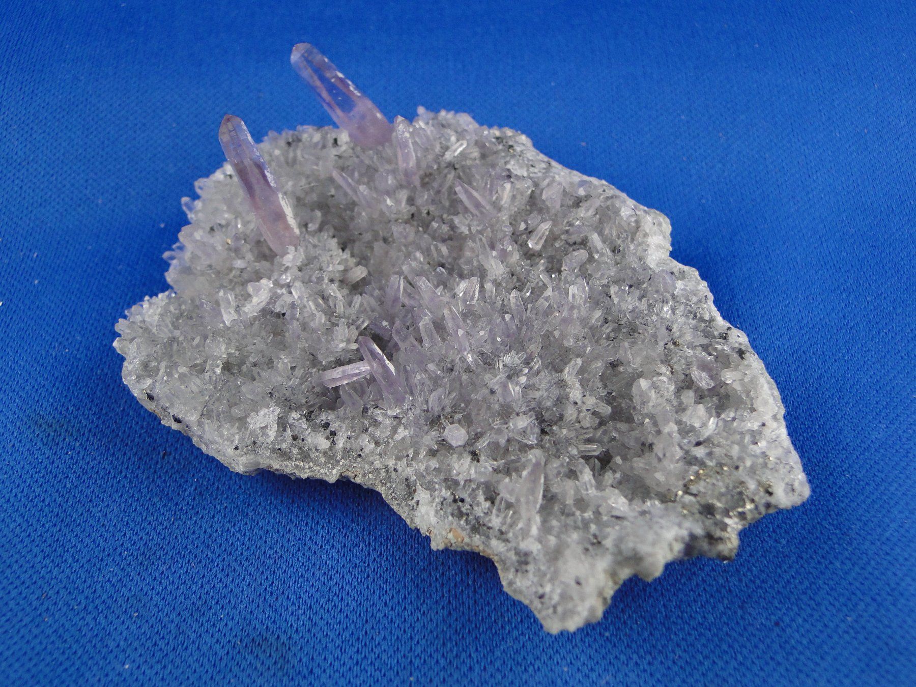 Minerali & Pietre curative: Quarz var. Amethyst – Usato da Schinznach Bad venduto da Demerald