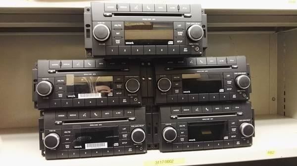 Autoradio: Autoradio RES US-Version Dodge, Jeep – Usato da Bergdietikon venduto da Calonder_Parts_GmbH 1