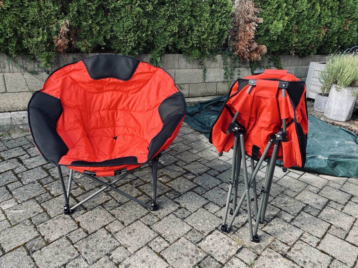 Fauteuils: 2 rote Klappsessel mit grosszügiger, bequemer Sitzfläche – D'occasion à Balsthal par bri_6p9d 1