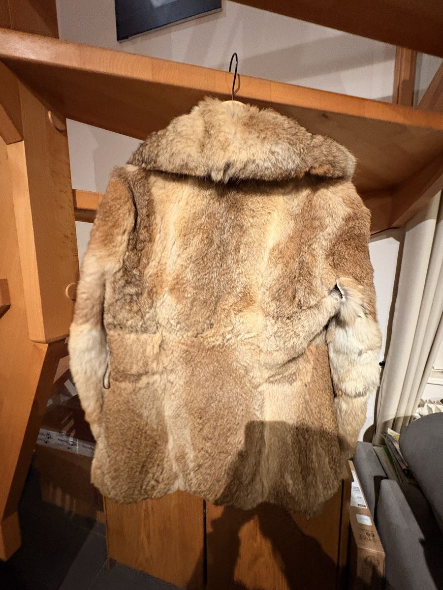 Cappotti: Manteau en fourrure de lapin – Usato da Le Cerneux-Péquignot venduto da dav_57m2 1