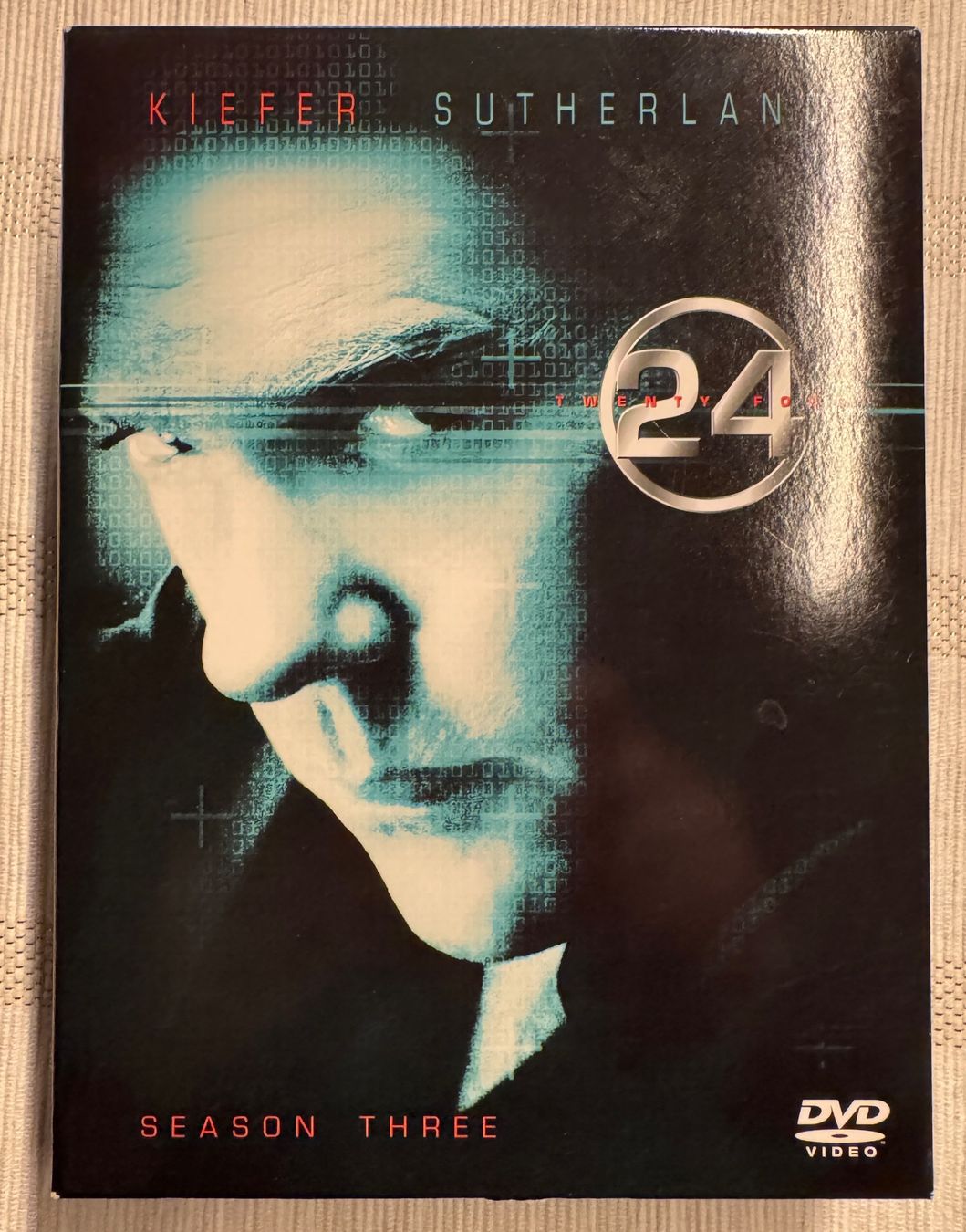 Tutti i DVDs: 24 - Season 3 - DVD - Kiefer Sutherland – Usato da Arbon venduto da drs64