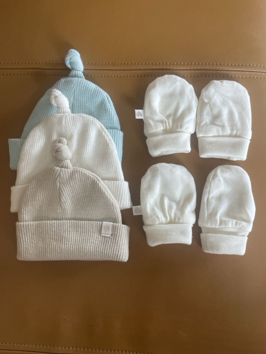 Lotti & Set di vestiti: Lot de 3 bonnets et moufles bébé - Taille naissance! – Usato da Forel (Lavaux) venduto da vuf_rdl9