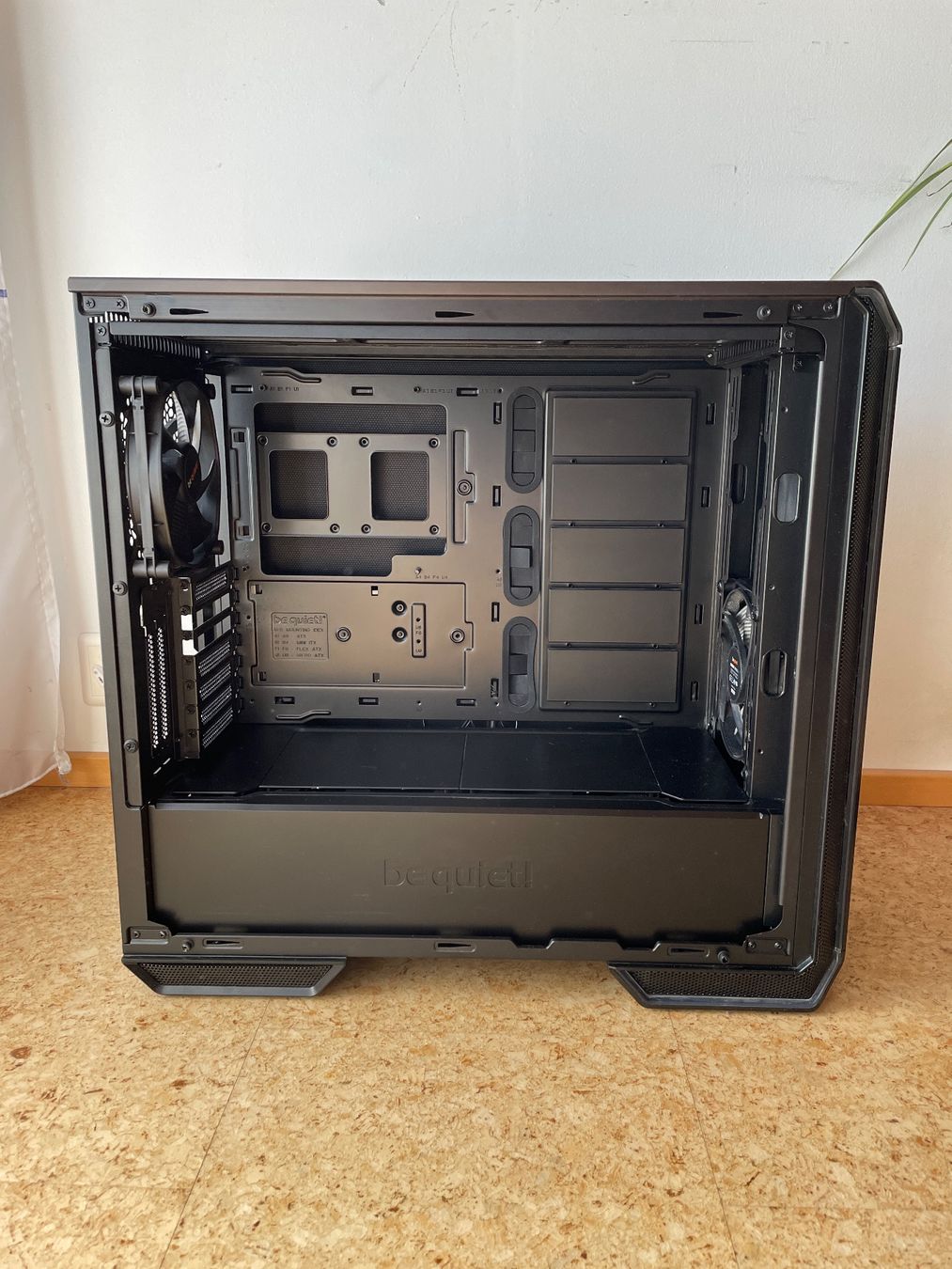 beQuiet! Custodie: be quiet! Dark Base 700 – Usato da Lützelflüh-Goldb venduto da phi_dpr9 6