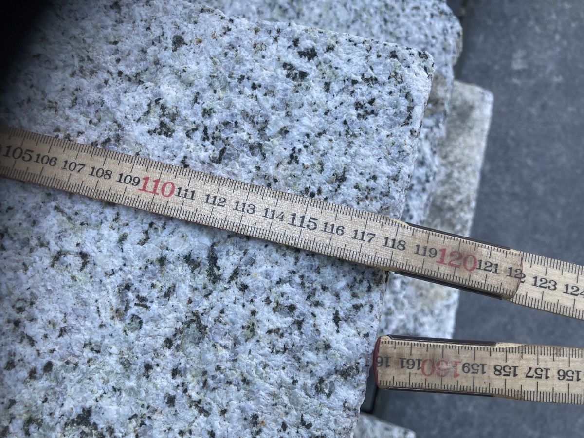 Scale: Div Granit Treppenstufen  – Usato da Uerkheim venduto da Dealer-4813 8
